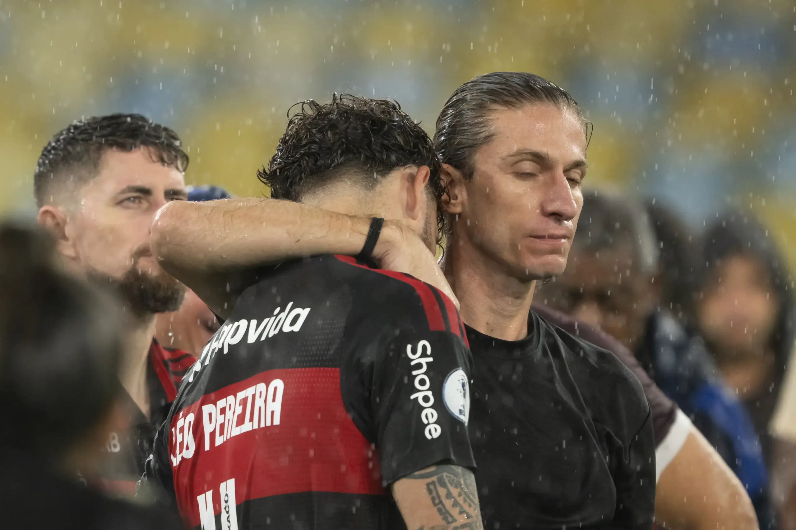 Filipe Luís surge como favorito para substituir Tite no Cruzeiro, cerca de 13 dias após saída do Flamengo