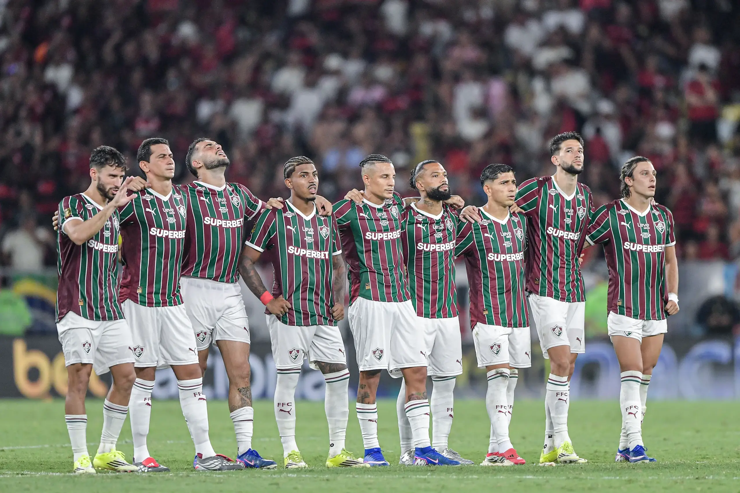 Luiz Araújo provoca após Flamengo vencer Fluminense nos pênaltis: “A gente não fala, a gente trabalha”