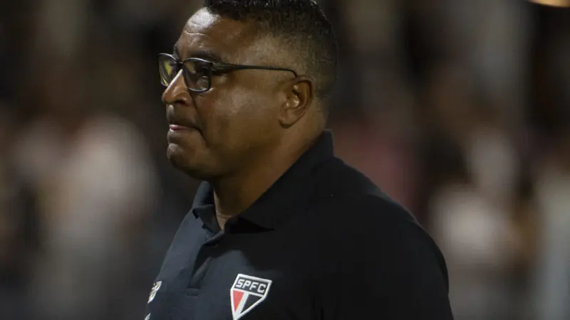 Abel destaca organização do São Paulo e relativiza papel dos investimentos antes de duelo no Morumbi