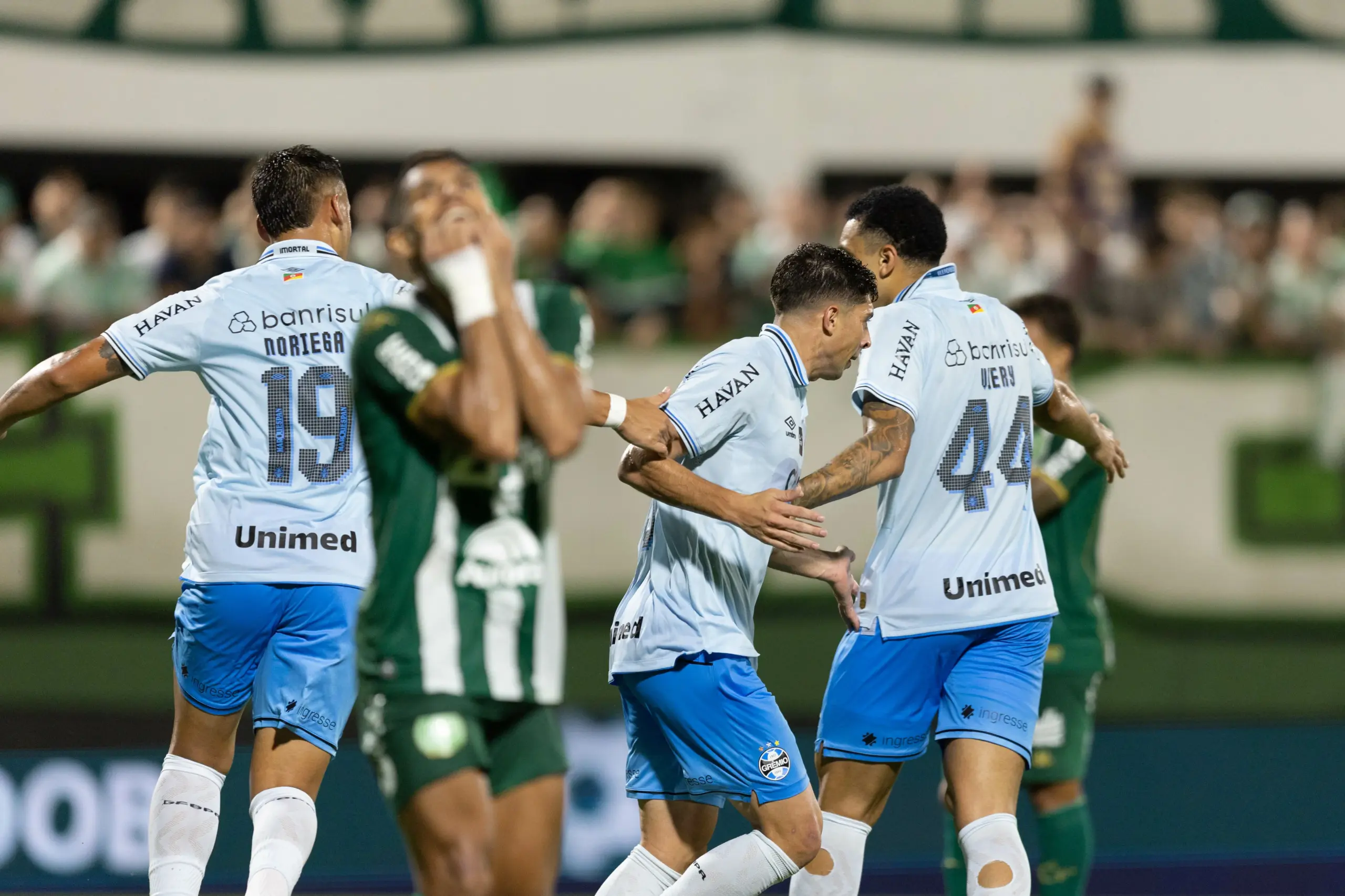 Weverton lamenta empate do Grêmio com a Chapecoense e aponta desgaste pós-Gre-Nal