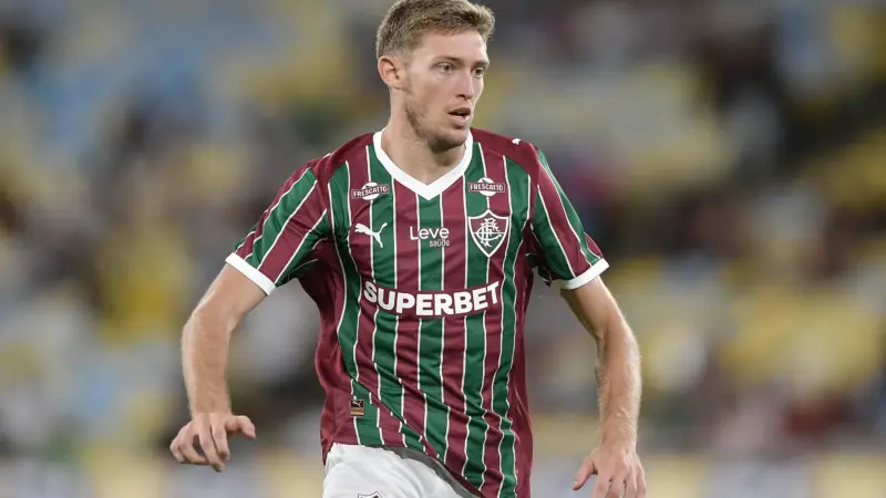 Castillo recebe confiança de Zubeldía no Fluminense após atuação no Maracanã