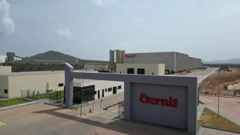 Eternit fatura R$ 1,4 bilhão em 2025 e amplia aposta em construções industrializadas