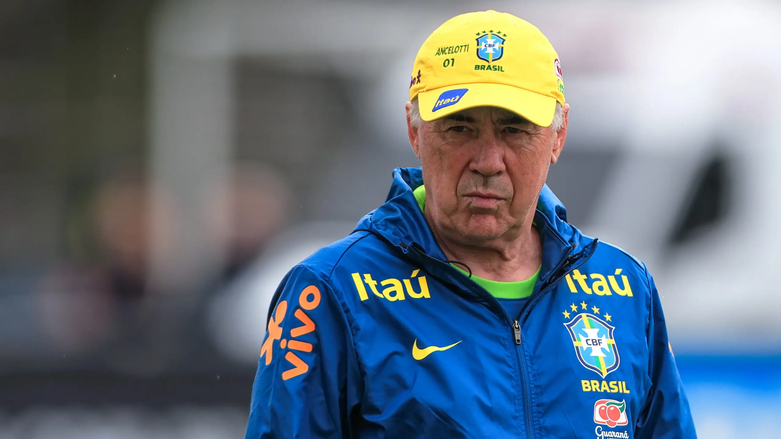 Ancelotti acompanhará Botafogo x Flamengo às 20h30 para observar Paquetá, Pedro e Léo Pereira