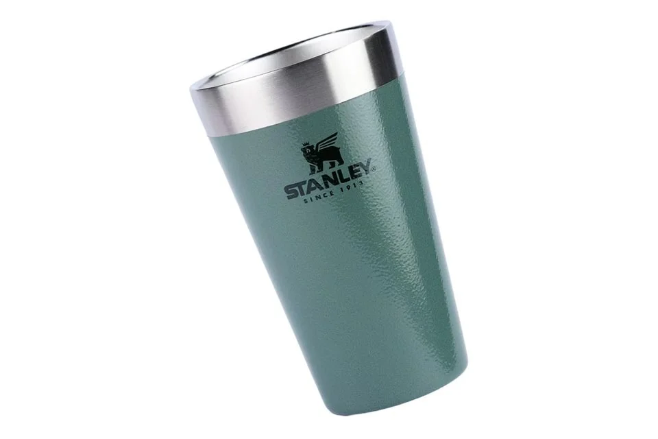 Stanley Week segue com descontos de até 50% em copos e garrafas térmicas