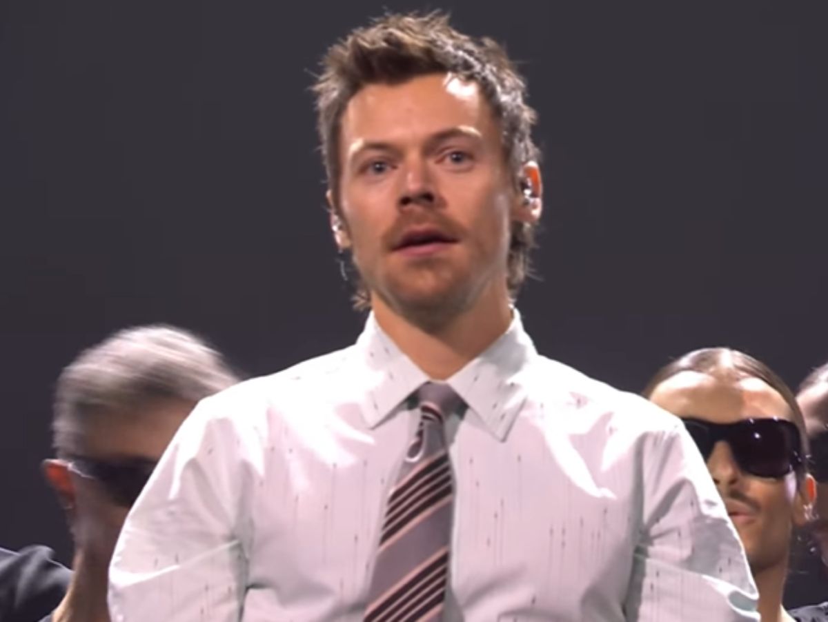 Harry Styles estreia “Aperture” ao vivo no BRIT Awards 2026
