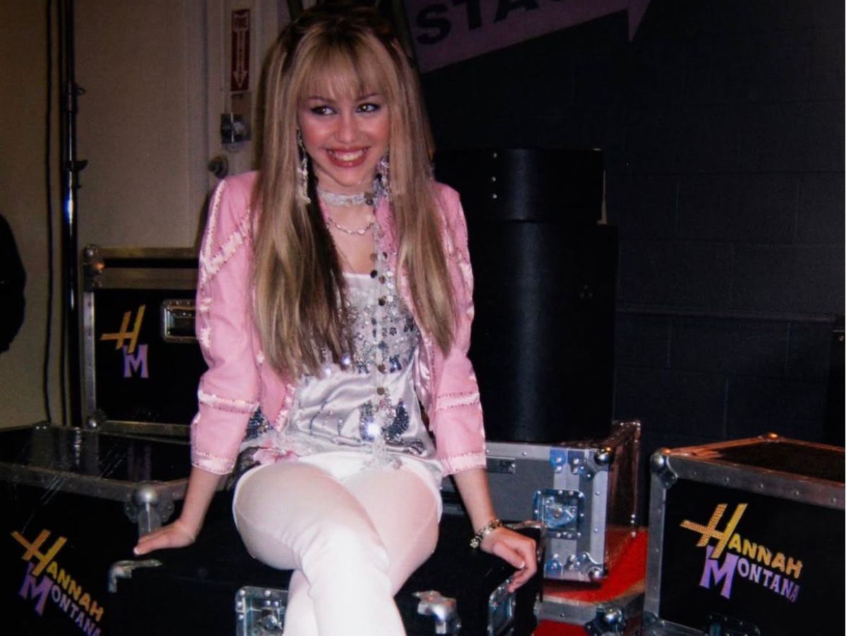 Raven-Symoné diz que Miley Cyrus não pertence ao “Monte Rushmore” do Disney Channel: “Miley veio depois”