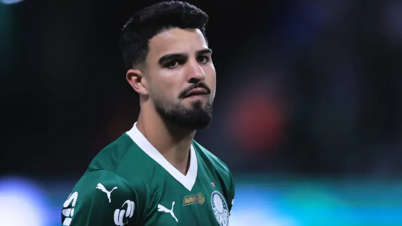 Flaco López marca golaço e deixa Palmeiras em vantagem sobre o Vasco em São Januário