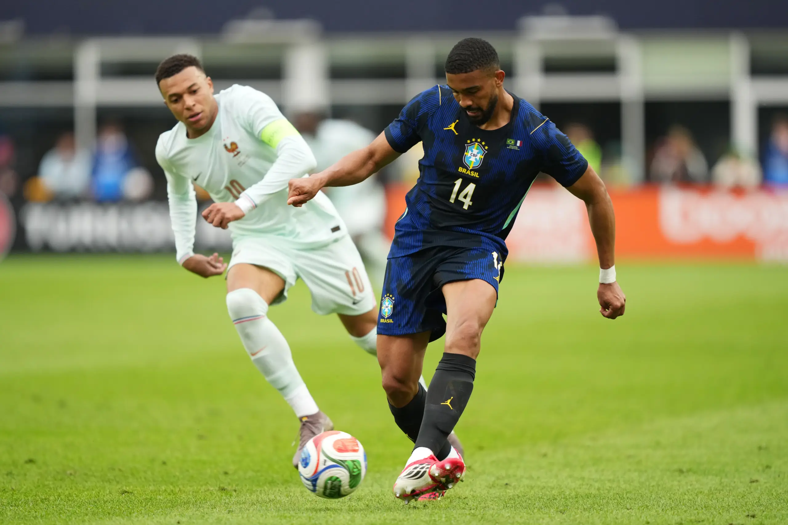 Defensores da seleção brasileira marcaram mais gols que centroavantes no ciclo pós-Copa de 2022