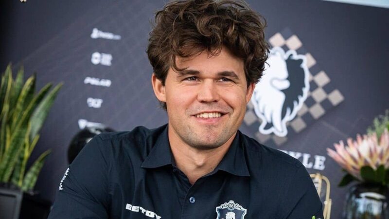 Magnus Carlsen é o primeiro campeão mundial oficial de xadrez freestyle
