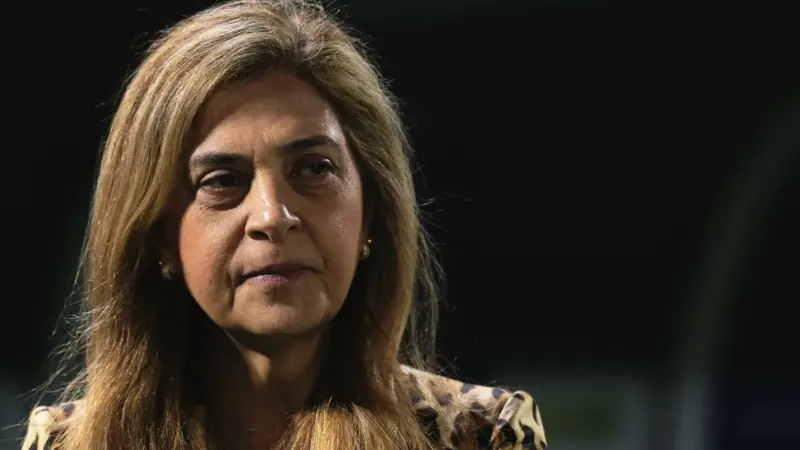 Leila Pereira critica indiretamente o Flamengo após demissão de Filipe Luís e destaca estabilidade no Palmeiras