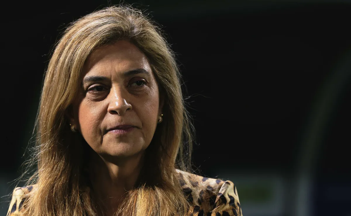 Leila Pereira critica indiretamente o Flamengo após demissão de Filipe Luís e destaca estabilidade no Palmeiras