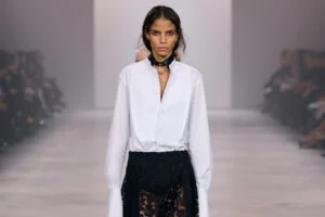 Brunello Cucinelli revela coleção de inverno 2026 na Semana de Moda de Milão