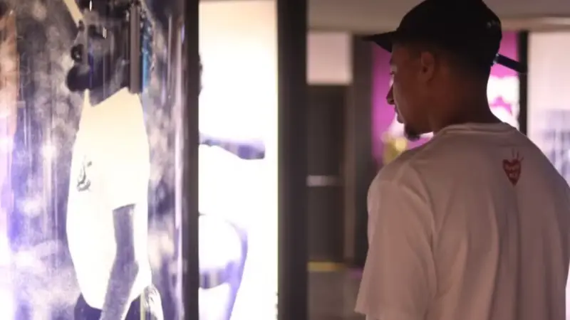 Jesse Lingard visita Memorial das Conquistas do Corinthians no Parque São Jorge
