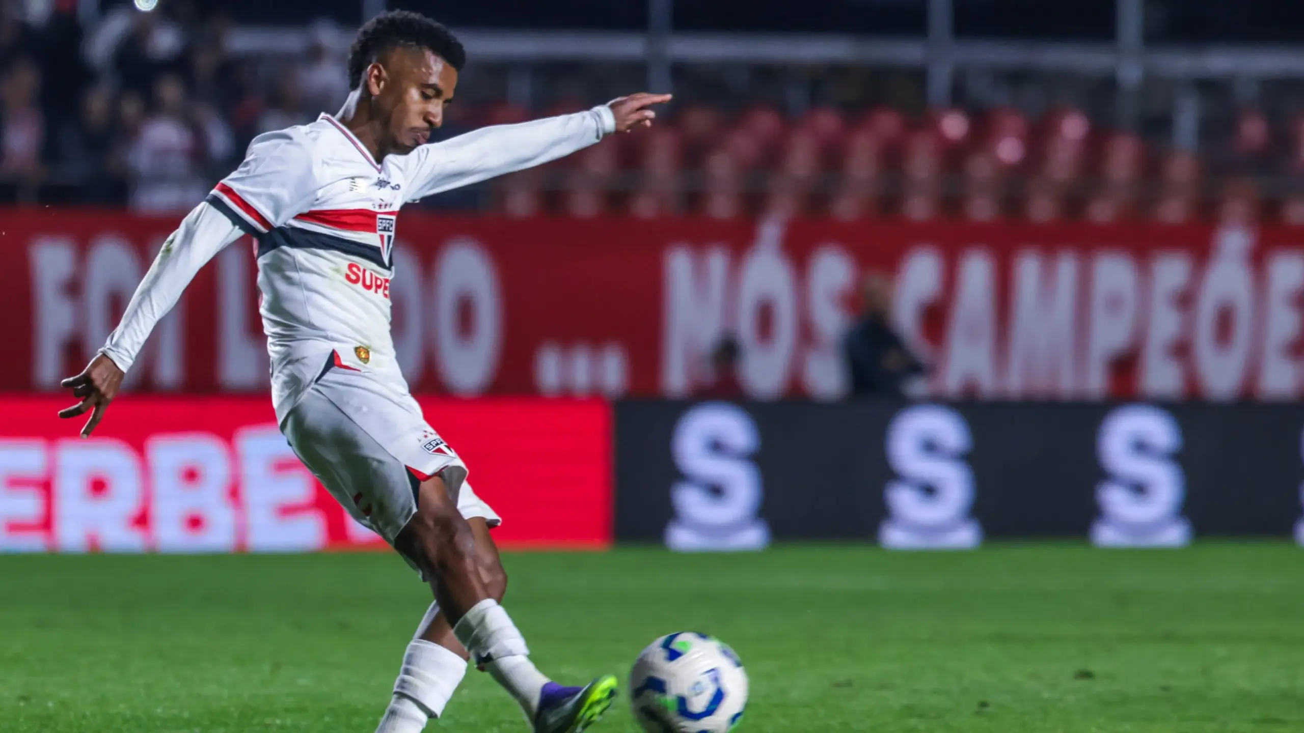 São Paulo amplia contrato de Marcos Antônio até 2030 e comemora evitar negócio com o Flamengo