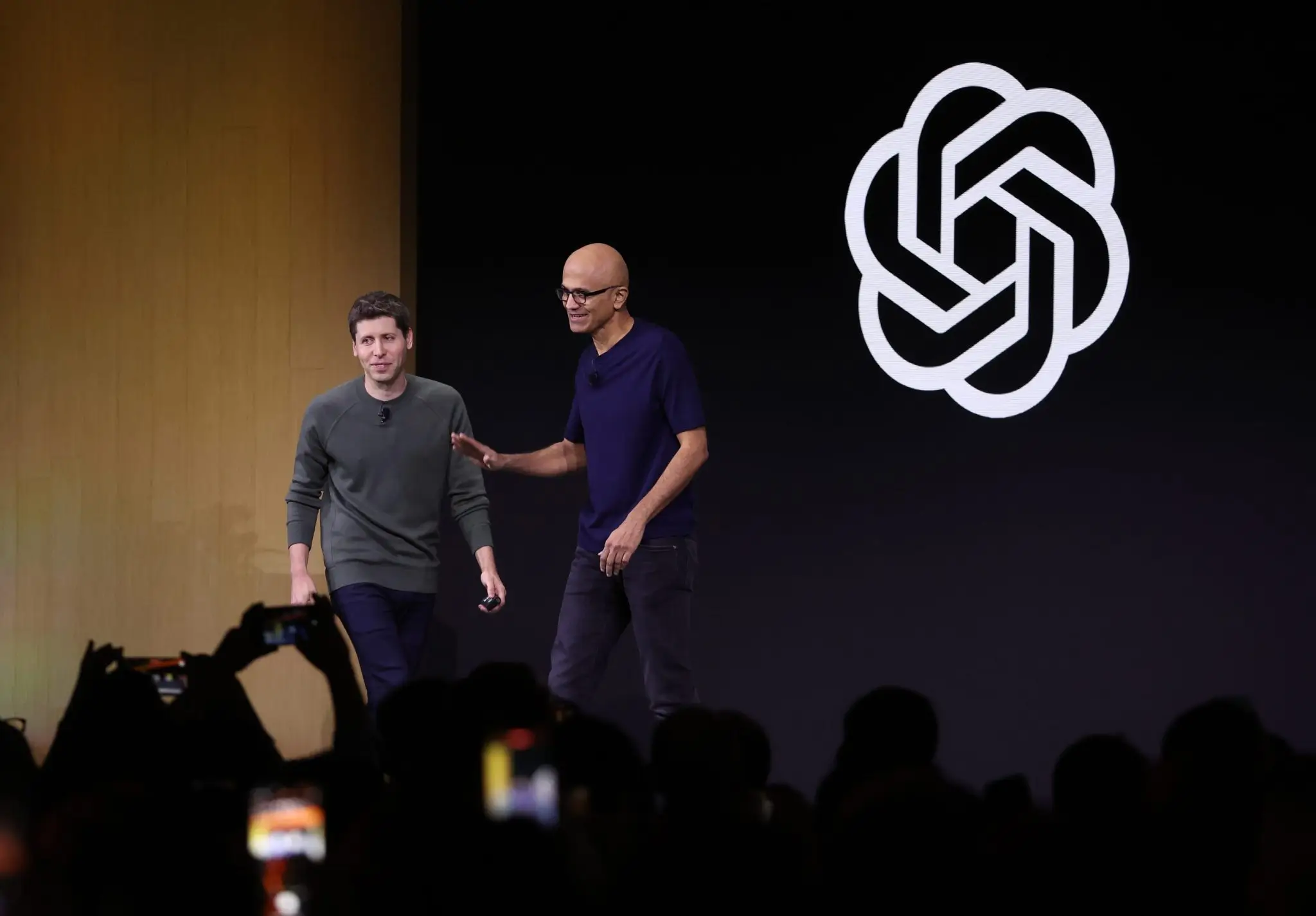 Bill Gates teria previsto fracasso no investimento da Microsoft na OpenAI, diz Satya Nadella