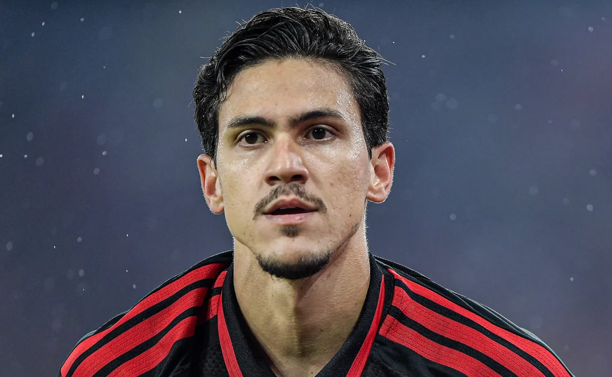 Flamengo retoma negociações com Pedro; pedido de aumento salarial é o principal obstáculo