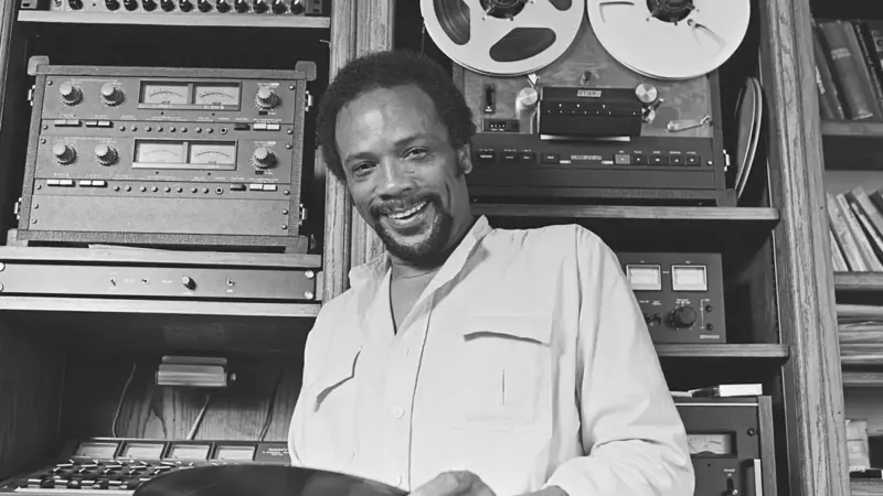 Espólio de Quincy Jones vende parte do catálogo; acordo inclui participações em faixas de Michael Jackson