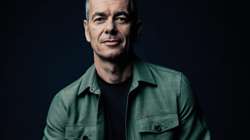 CEO da Warner Music destaca inteligência artificial, renegociação com plataformas e possível aumento do preço do streaming