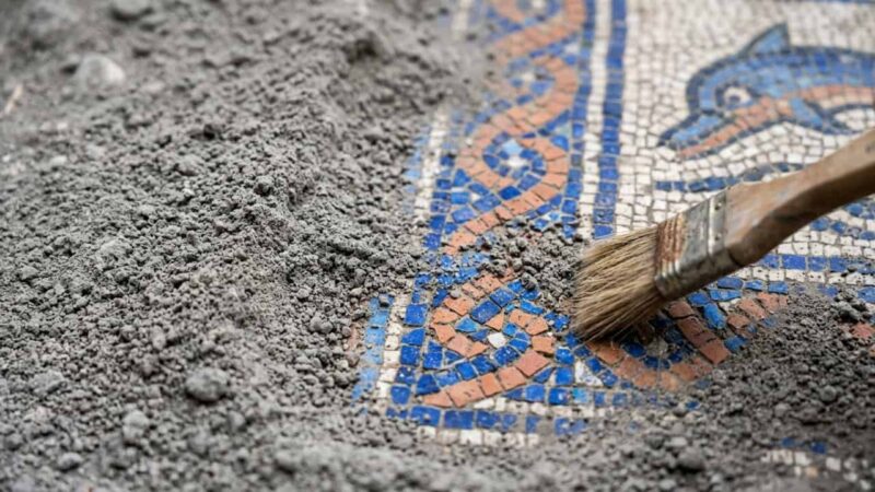 Pompéia preserva casas, templos e vestígios da vida romana congelados pela erupção do Vesúvio