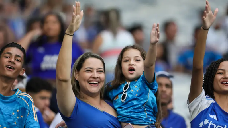 Gaby Soares elogia elenco do Cruzeiro, destaca Camila e projeta duelo contra o Fluminense