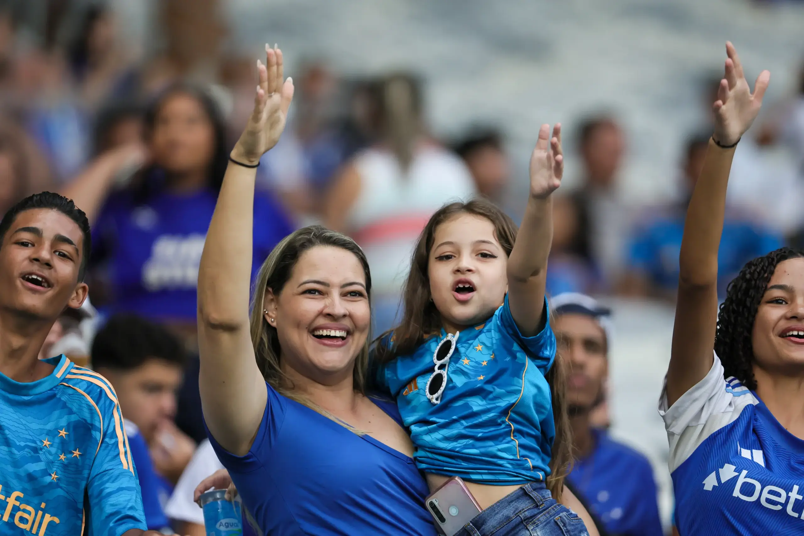 Gaby Soares elogia elenco do Cruzeiro, destaca Camila e projeta duelo contra o Fluminense