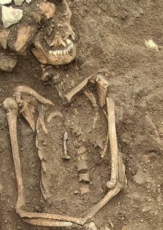 Pregos de 1.800 anos são achados em necrópole romana e indicam prática ritual