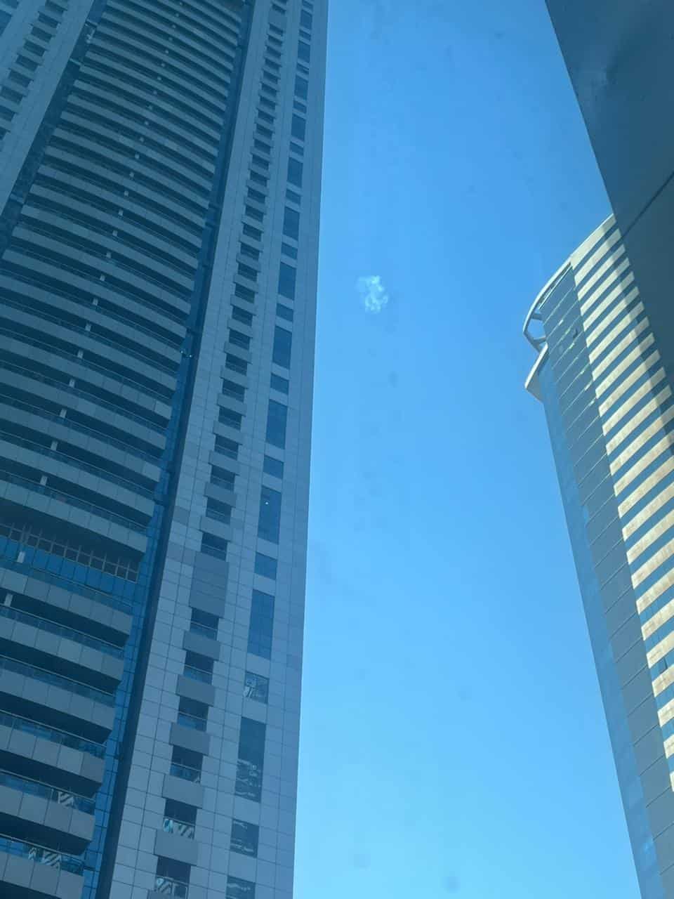 Domo de defesa em Dubai abate centenas de mísseis e drones lançados pelo Irã