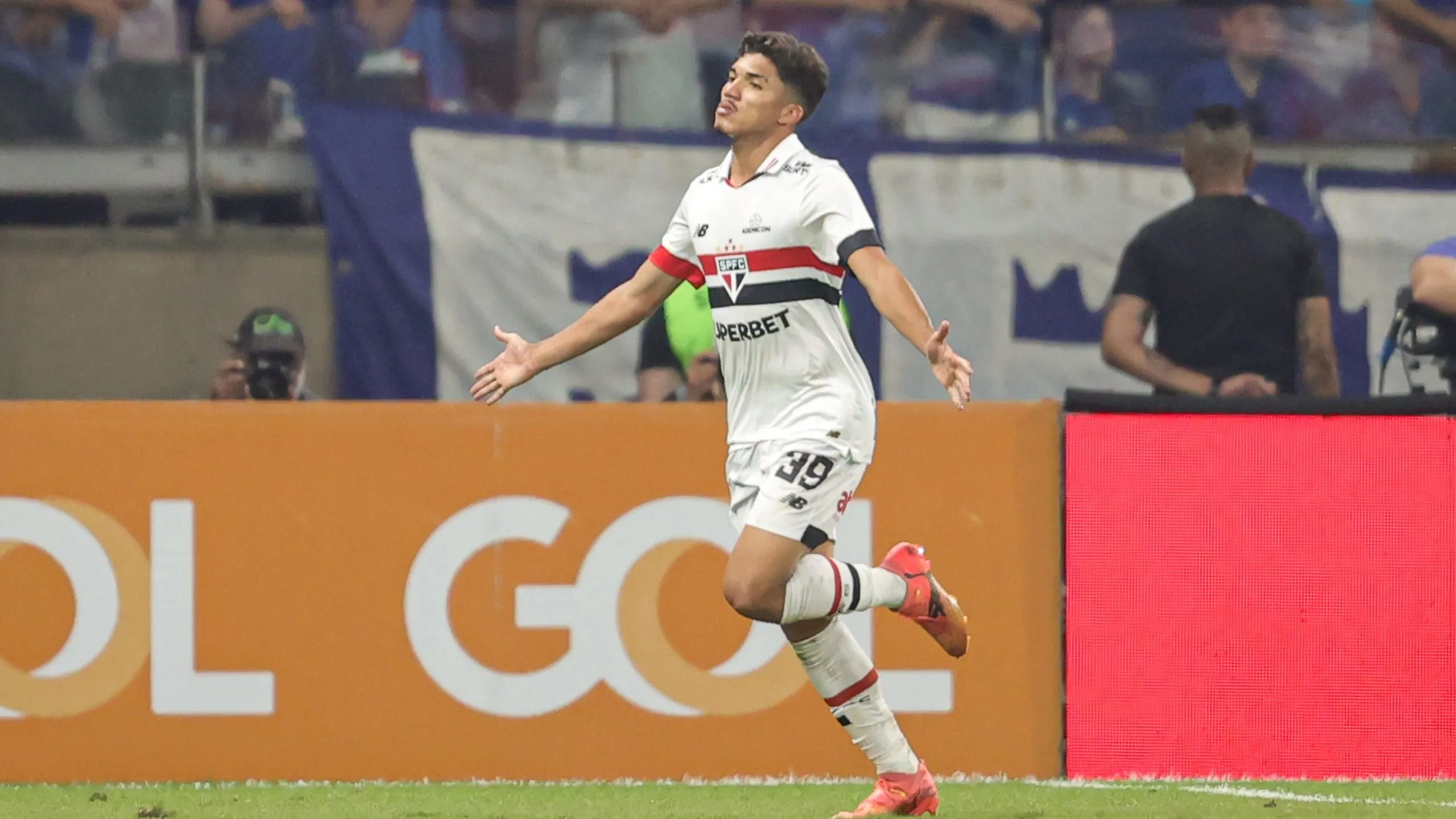 William Gomes não descarta retorno ao São Paulo e destaca objetivos não cumpridos no clube