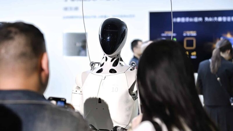 China intensifica produção de robôs humanoides ao aproveitar cadeia de veículos elétricos