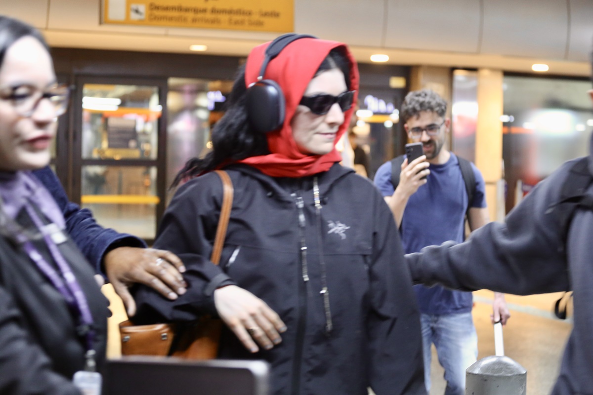 Addison Rae e Lorde chegam a São Paulo para shows no Lollapalooza; transmissão será pela Band