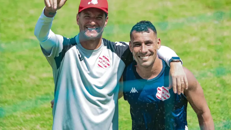 Thiago Neves inicia estágio na comissão técnica do Bangu para iniciar carreira de treinador