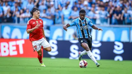 Comentarista critica Bernabei e compara desempenho defensivo a jogador da base do Inter