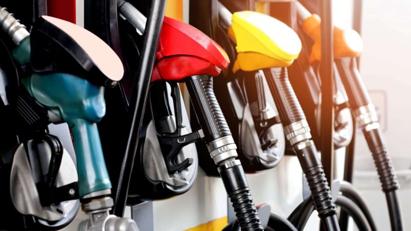 Por que fabricantes não lançam carros 100% a etanol