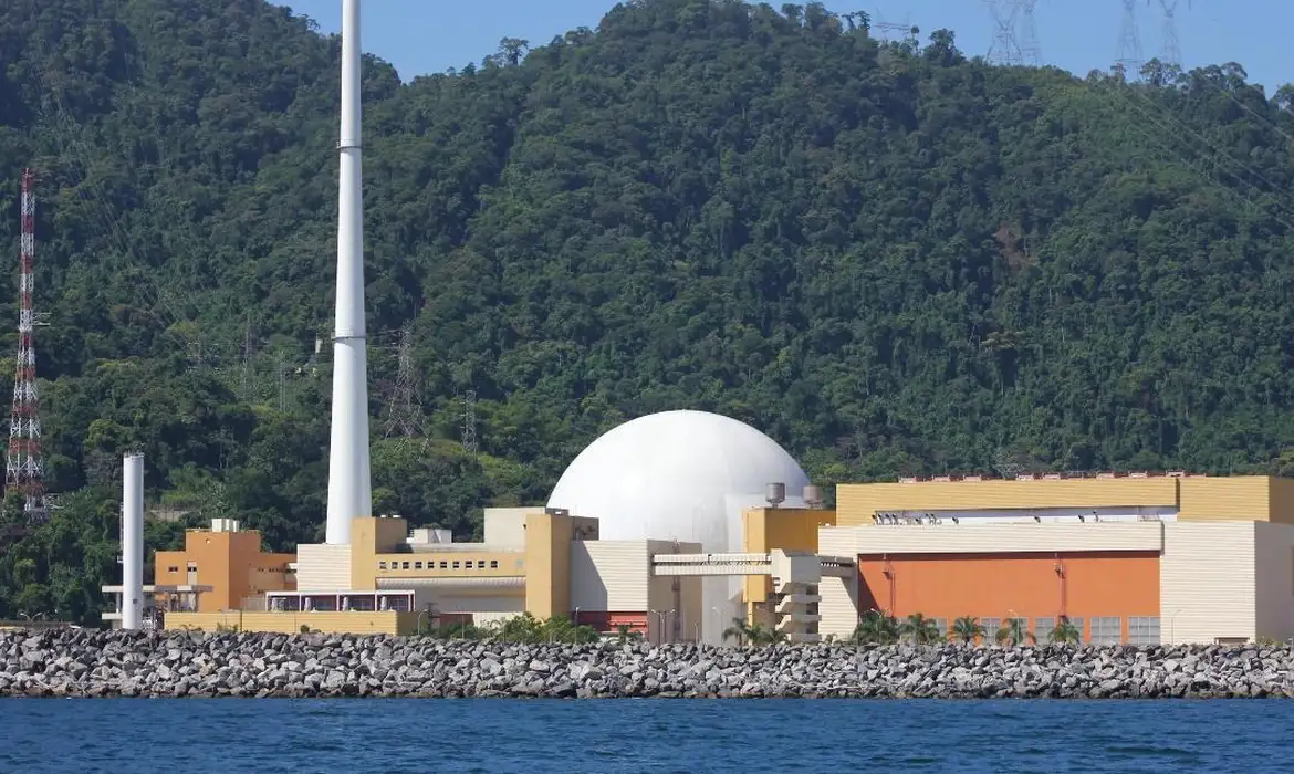 38 países, incluindo o Brasil, se comprometem a triplicar a capacidade nuclear até 2050