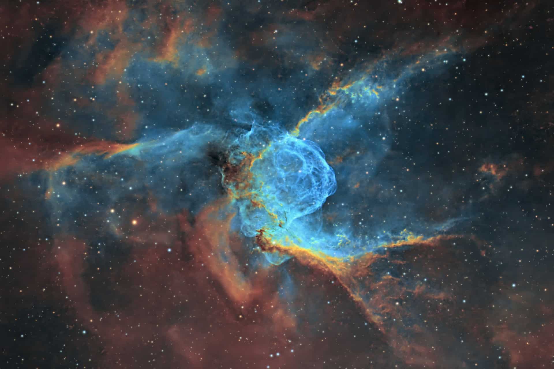 Astrofotógrafo registra a nebulosa NGC 2359, conhecida como “Capacete de Thor”