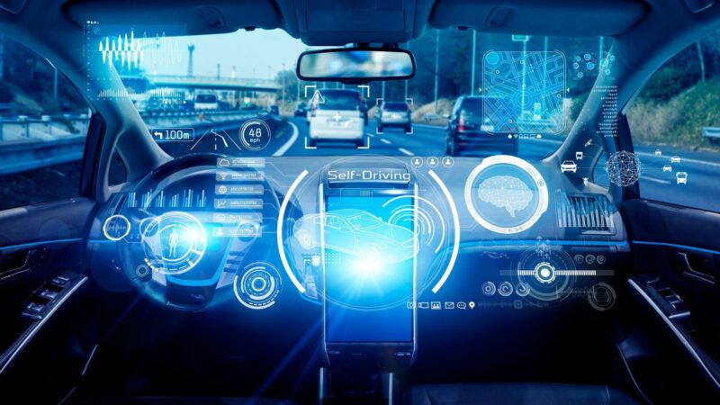 Wayve capta US$ 1,2 bi e, com aporte condicionado da Uber, chega a US$ 1,5 bi para lançar direção autônoma comercialmente