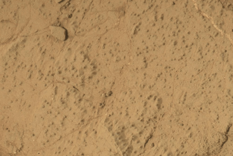 Estudo da NASA indica que compostos orgânicos em rocha marciana não são totalmente explicados por processos abióticos