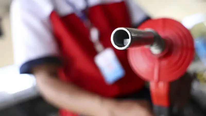 Governo prevê redução de R$ 0,64 por litro do diesel nas refinarias