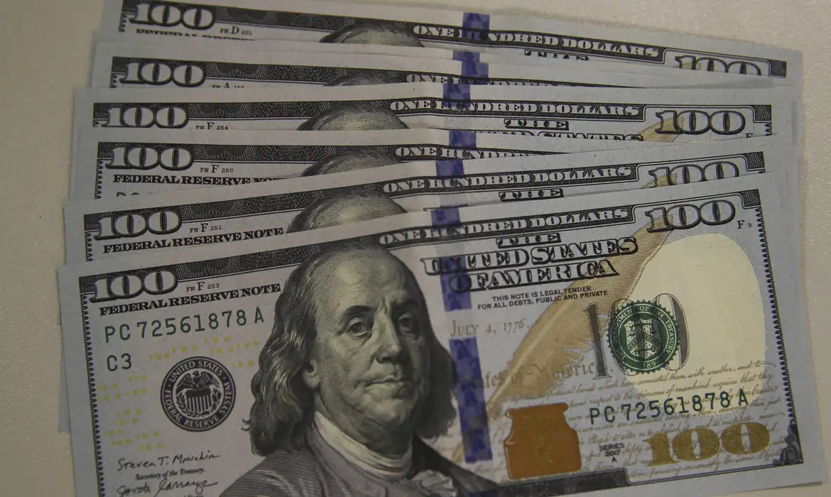 Resultado negativo nas contas externas cai para US$ 5,614 bilhões em fevereiro
