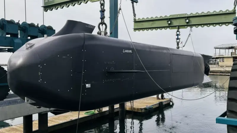 Marinha dos EUA escolhe Dive-XL, submarino autônomo, para lançar enxames de drones subaquáticos