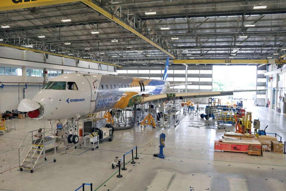 Finnair encomenda até 46 jatos E195‑E2 da Embraer e prevê investimento de €2 bilhões na renovação da frota