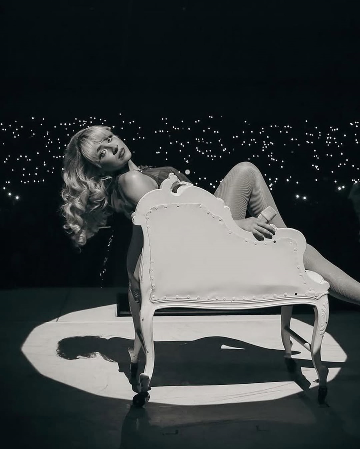 Sabrina Carpenter chega ao Lollapalooza Brasil com estrutura da turnê e predominância de “Short n’ Sweet”