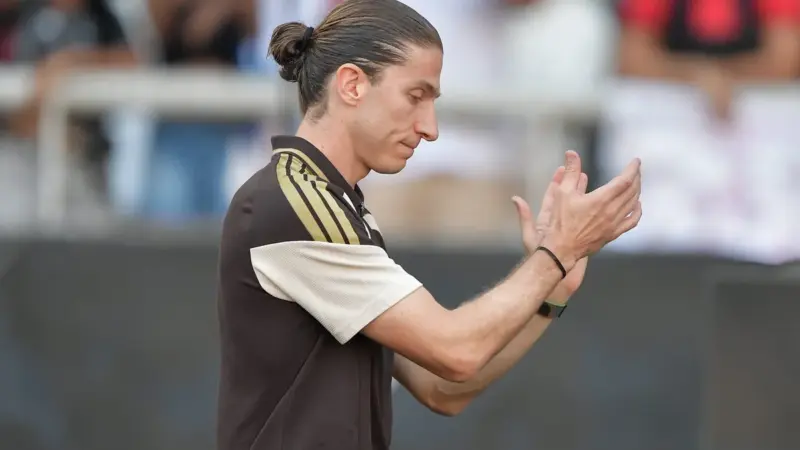 Flamengo goleia Madureira por 7 a 0 com estratégia agressiva de Filipe Luís