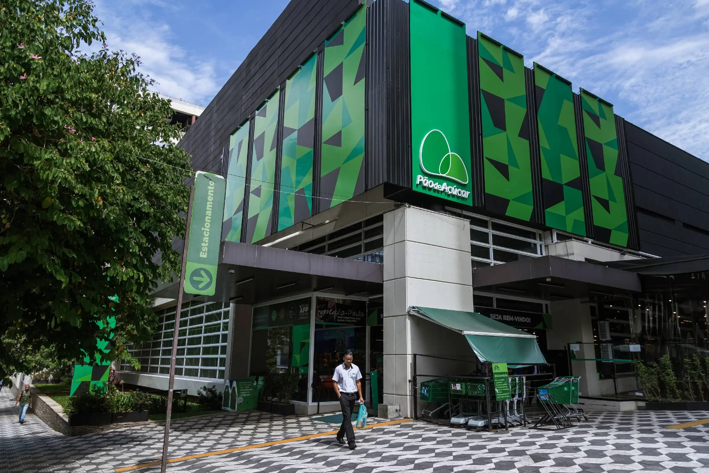 GPA negocia repactuação de dívidas de curto prazo após contratar Munhoz Advogados