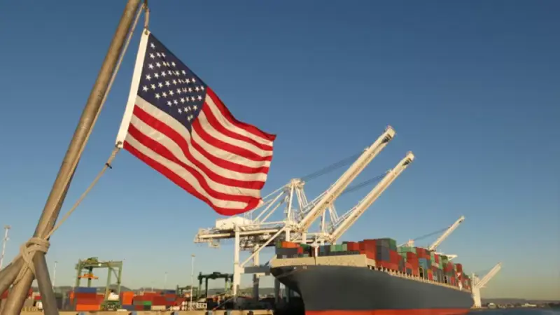 EUA anunciam resseguro marítimo de até US$ 20 bilhões para proteger rotas no Golfo