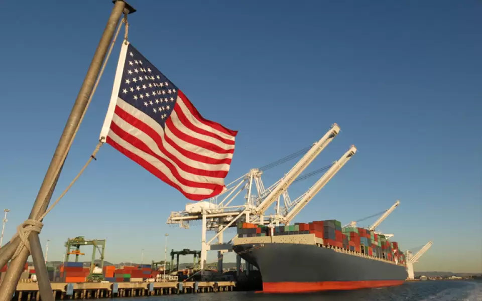 EUA anunciam resseguro marítimo de até US$ 20 bilhões para proteger rotas no Golfo