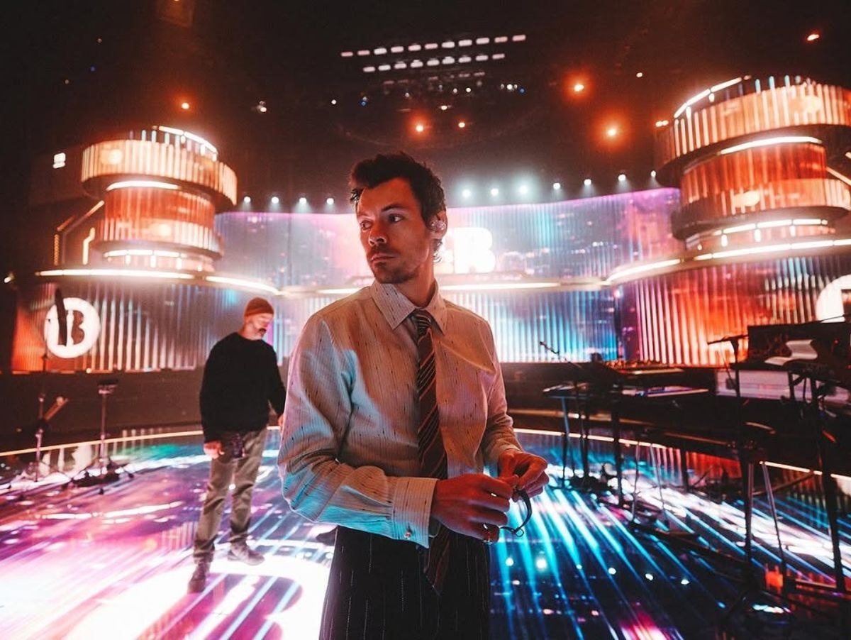 Harry Styles recebe críticas majoritariamente positivas por “Kiss All the Time. Disco, Occasionally”