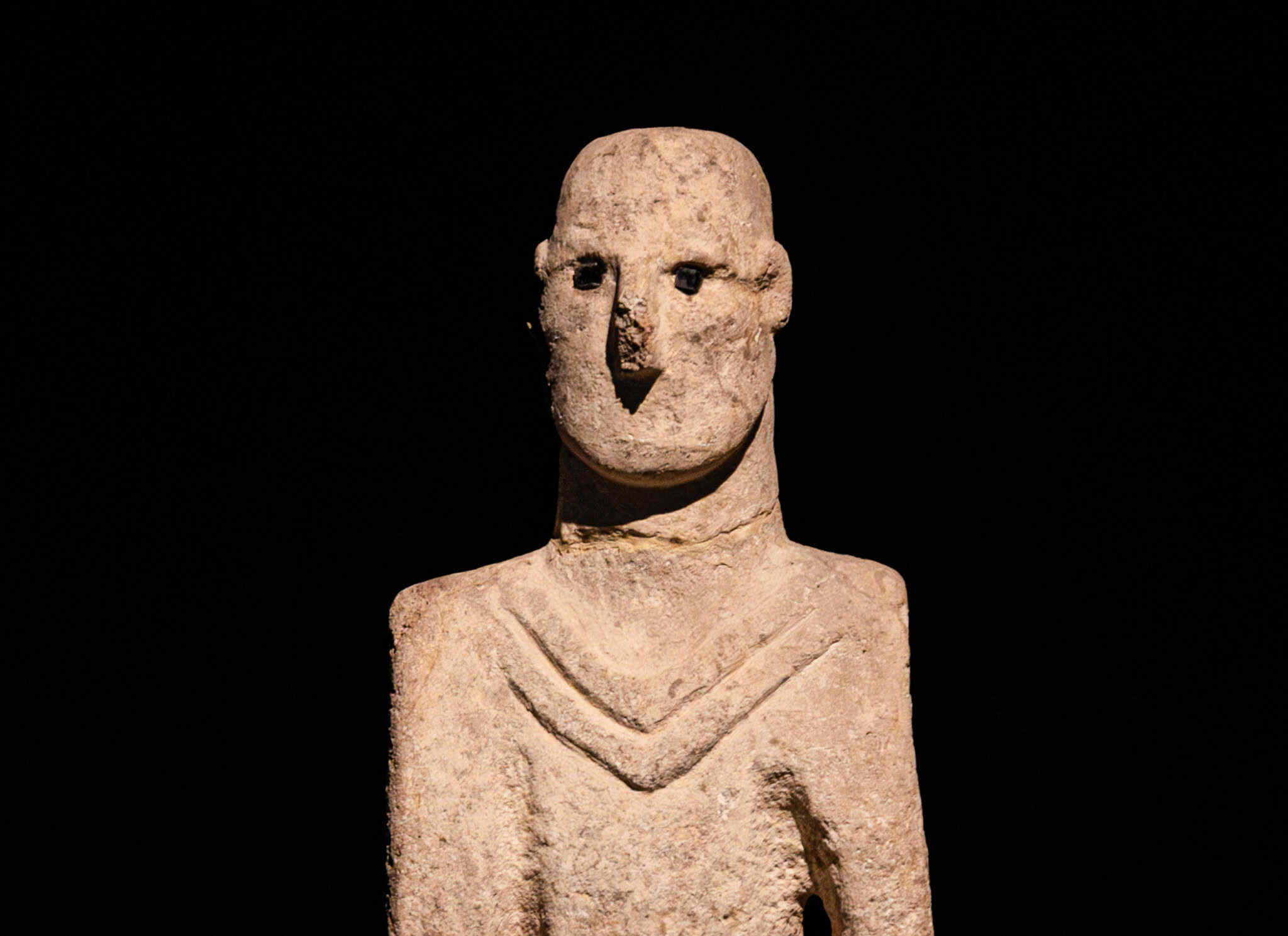 Estátua neolítica conhecida como Homem de Urfa, com pênis ereto, é alvo de estudos na Turquia