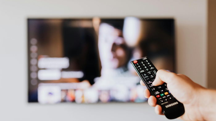 Como escolher streaming de TV: comparação entre apps de canais ao vivo