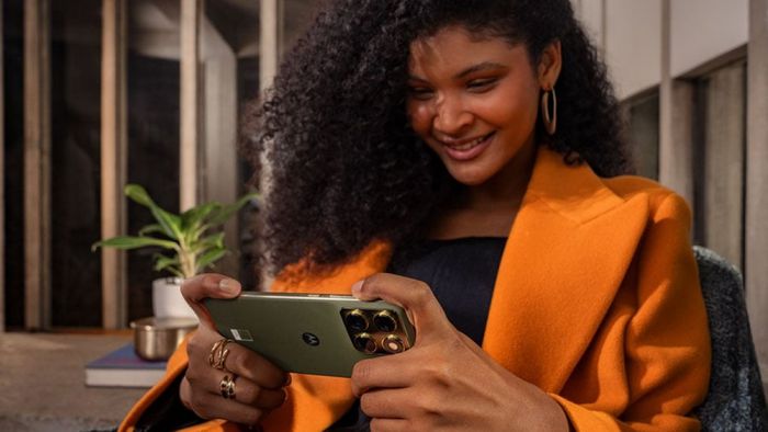 Motorola recebe homologação da Anatel para lançar Edge 70 no Brasil